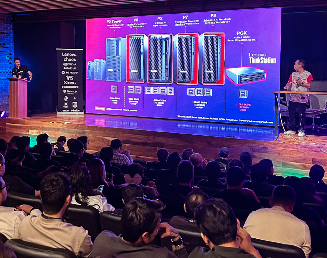 Escenario de Renderit con el público